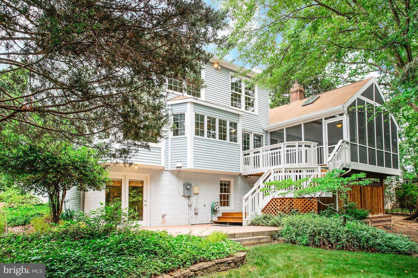 1556 Trails Edge Lane Reston, VA 20194 - Photo 22 of 30 Exterior Rear
