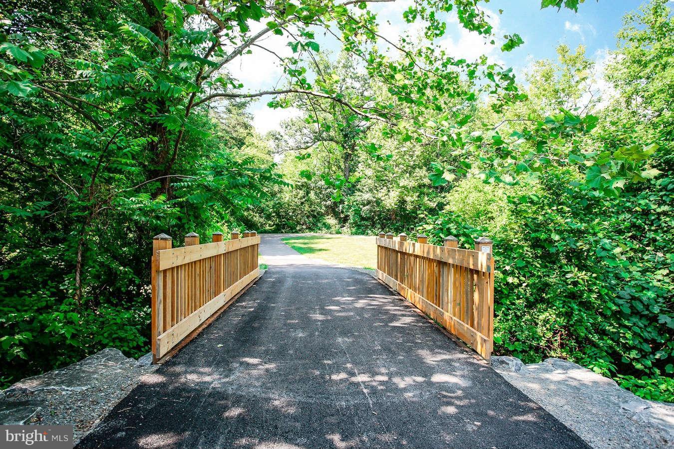 1556 Trails Edge Lane Reston, VA 20194 - Photo 27 of 30 Community