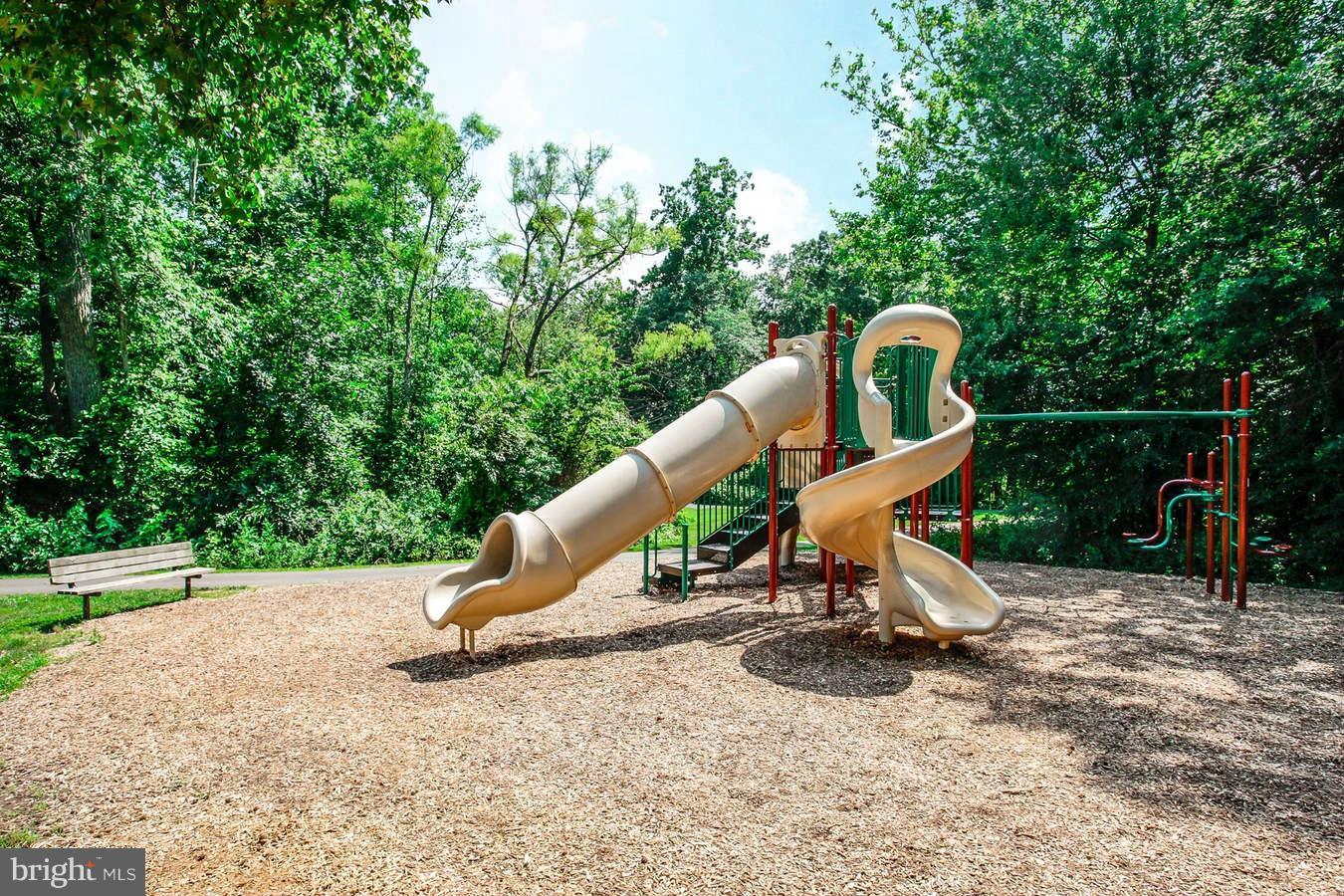 1556 Trails Edge Lane Reston, VA 20194 - Photo 28 of 30 Community