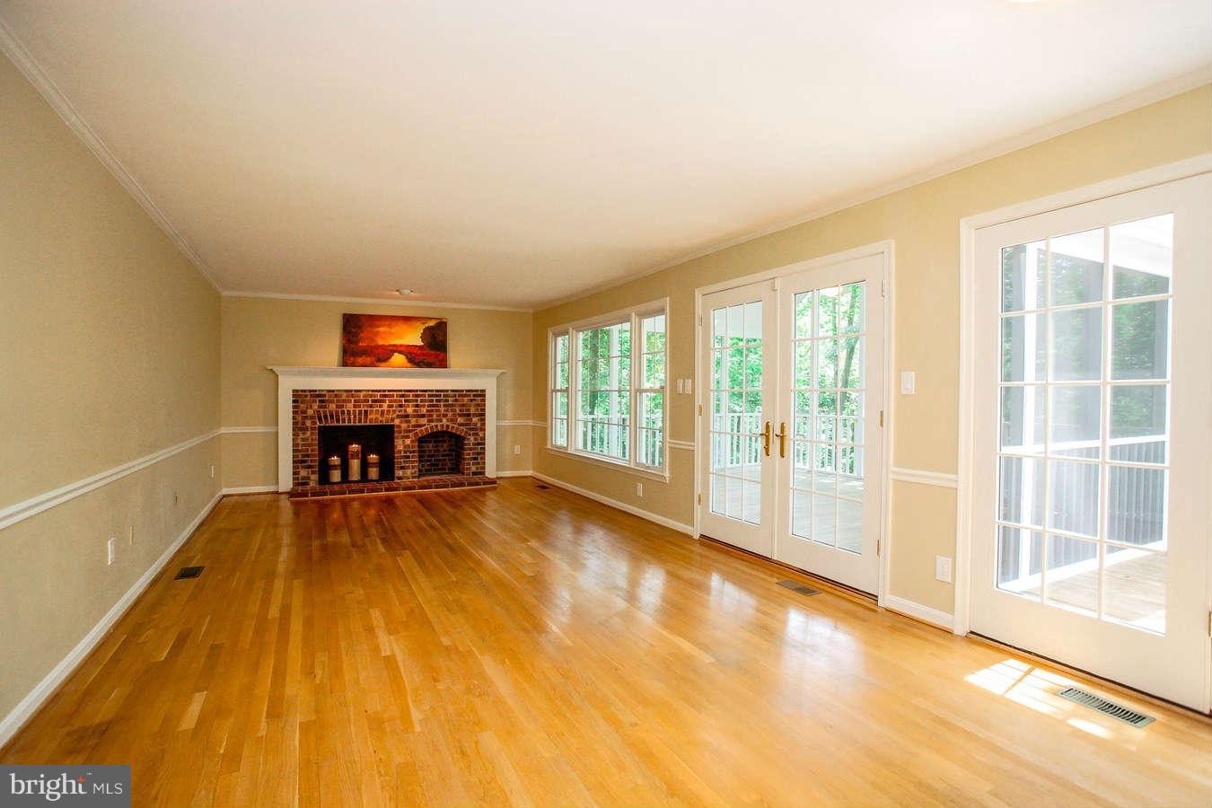 1556 Trails Edge Lane Reston, VA 20194 - Photo 10 of 30 Family Room