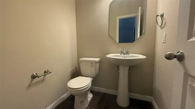 $2,350 | 173 Barrington Lane, Lewisville, TX 75067