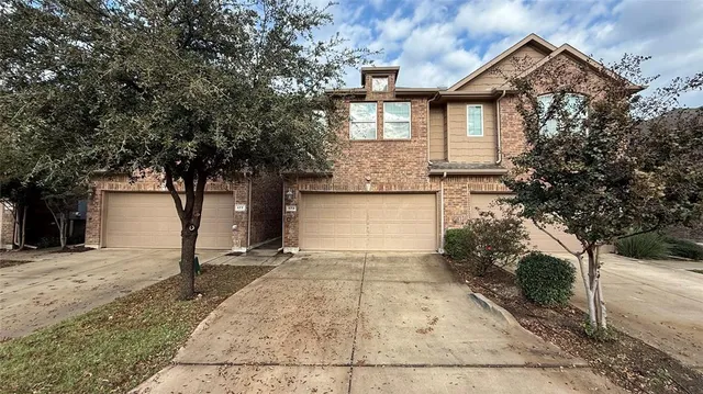 $2,350 | 173 Barrington Lane, Lewisville, TX 75067