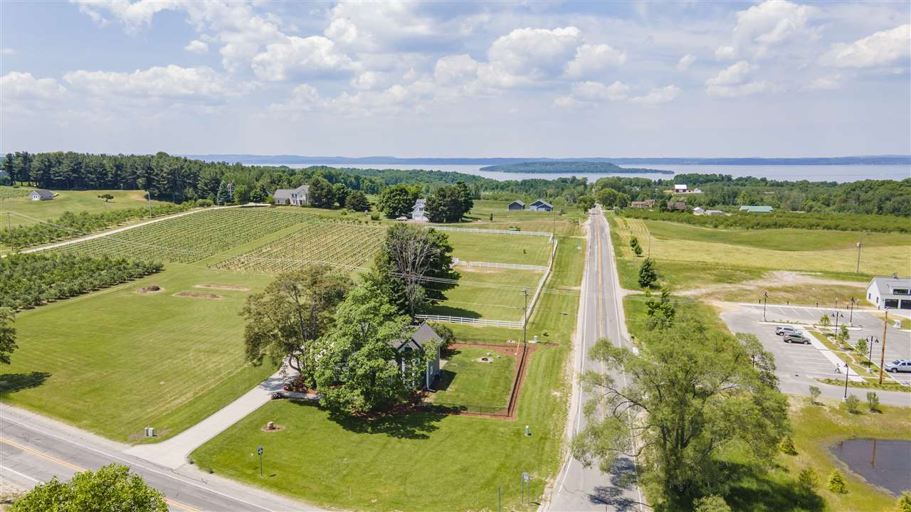 12527 Center Road Traverse City, MI 49686 - Photo 33 of 40 1876273-32.JPG