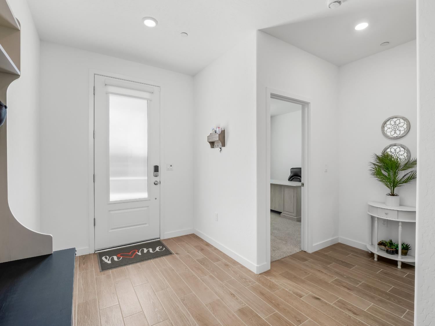 2682 Highland Avenue Clovis, CA 93619 - Photo 2 of 29