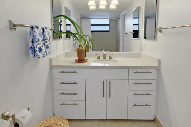 $557,000 | 2860 South Ocean Boulevard, Unit 311, Palm Beach, FL 33480