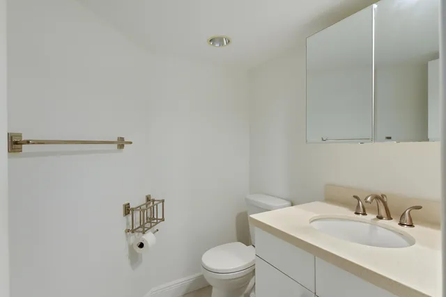 $557,000 | 2860 South Ocean Boulevard, Unit 311, Palm Beach, FL 33480