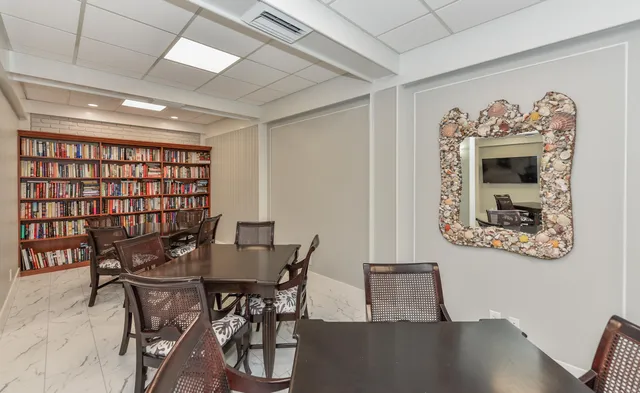 $557,000 | 2860 South Ocean Boulevard, Unit 311, Palm Beach, FL 33480