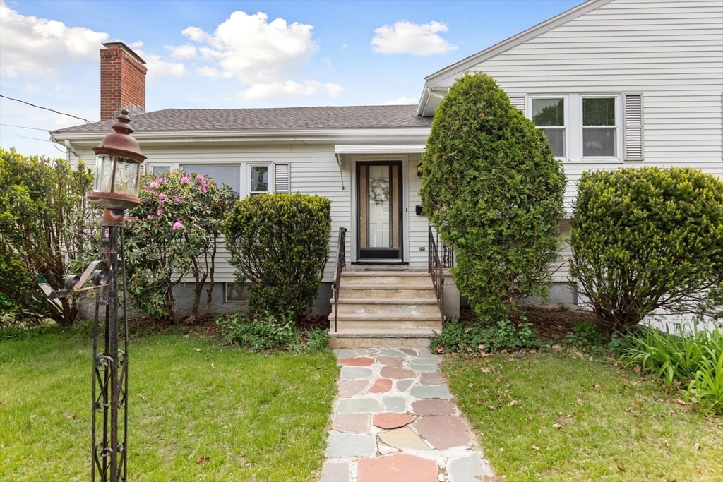 36 Ripley Road Medford, MA 02155 - Photo 3 of 35