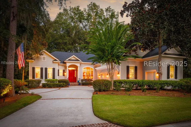 $895,000 | 42 Newberry Court, Bluffton, SC 29910