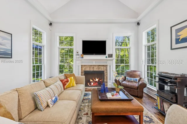 $895,000 | 42 Newberry Court, Bluffton, SC 29910