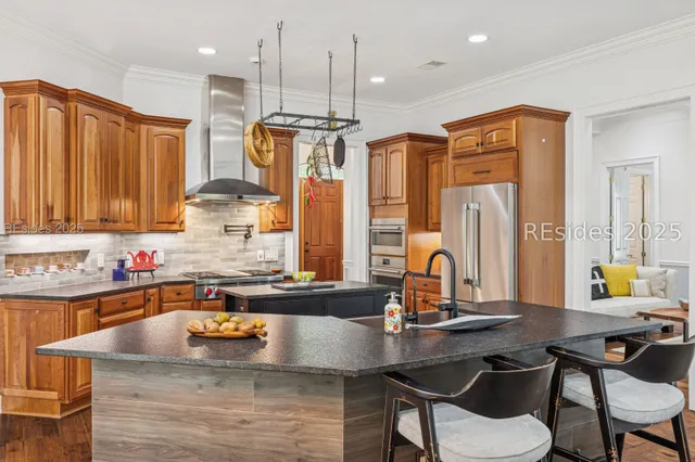 $895,000 | 42 Newberry Court, Bluffton, SC 29910