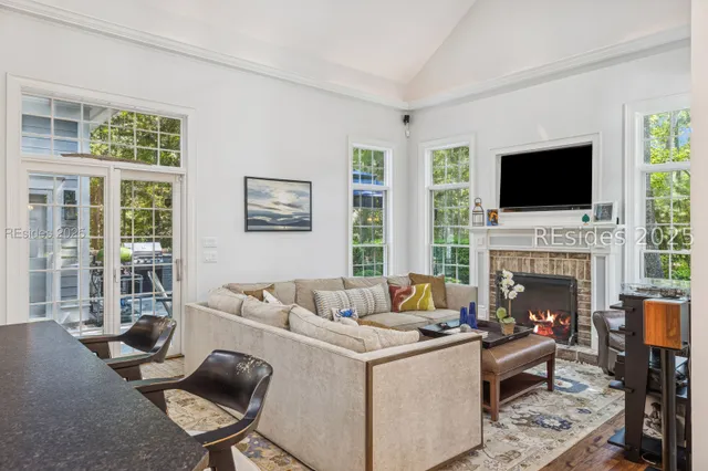 $895,000 | 42 Newberry Court, Bluffton, SC 29910