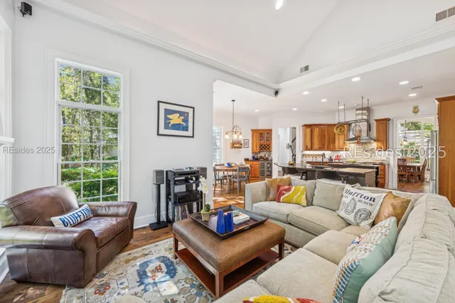 $895,000 | 42 Newberry Court, Bluffton, SC 29910