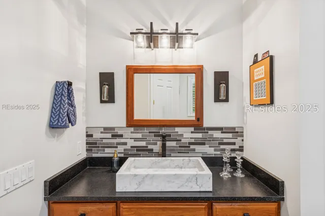 $895,000 | 42 Newberry Court, Bluffton, SC 29910