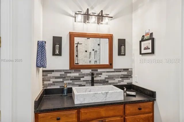 $895,000 | 42 Newberry Court, Bluffton, SC 29910