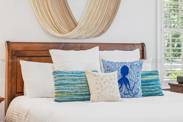 $895,000 | 42 Newberry Court, Bluffton, SC 29910