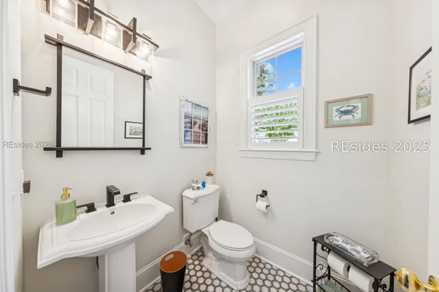 $895,000 | 42 Newberry Court, Bluffton, SC 29910