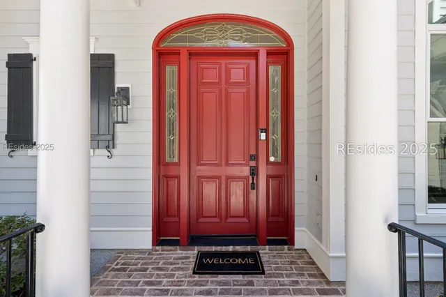$895,000 | 42 Newberry Court, Bluffton, SC 29910