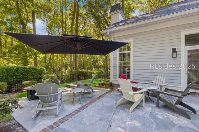 $895,000 | 42 Newberry Court, Bluffton, SC 29910