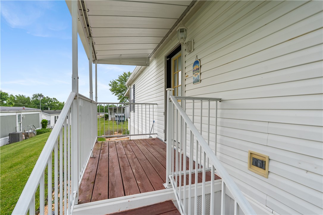 4795 East Lake Road, Unit 32 Livonia, NY 14487 - Photo 38 of 47 Second Porch as you enter the home.