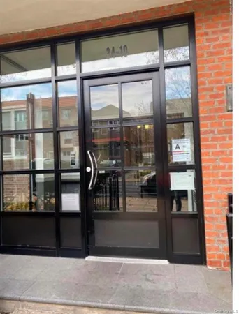 $2,900 | 34-10 75th Street, Unit 3L | Jackson Heights