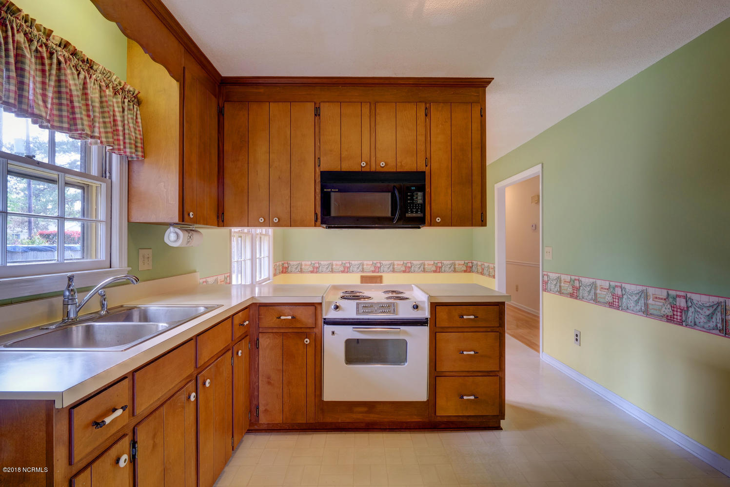 802 Spring Valley Road Wilmington, NC 28405 - Photo 11 of 27 802 Spring Valley Rd-large-011-27-P15006