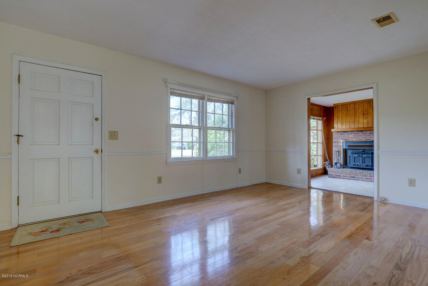 802 Spring Valley Road Wilmington, NC 28405 - Photo 5 of 27 802 Spring Valley Rd-large-005-2-P150061