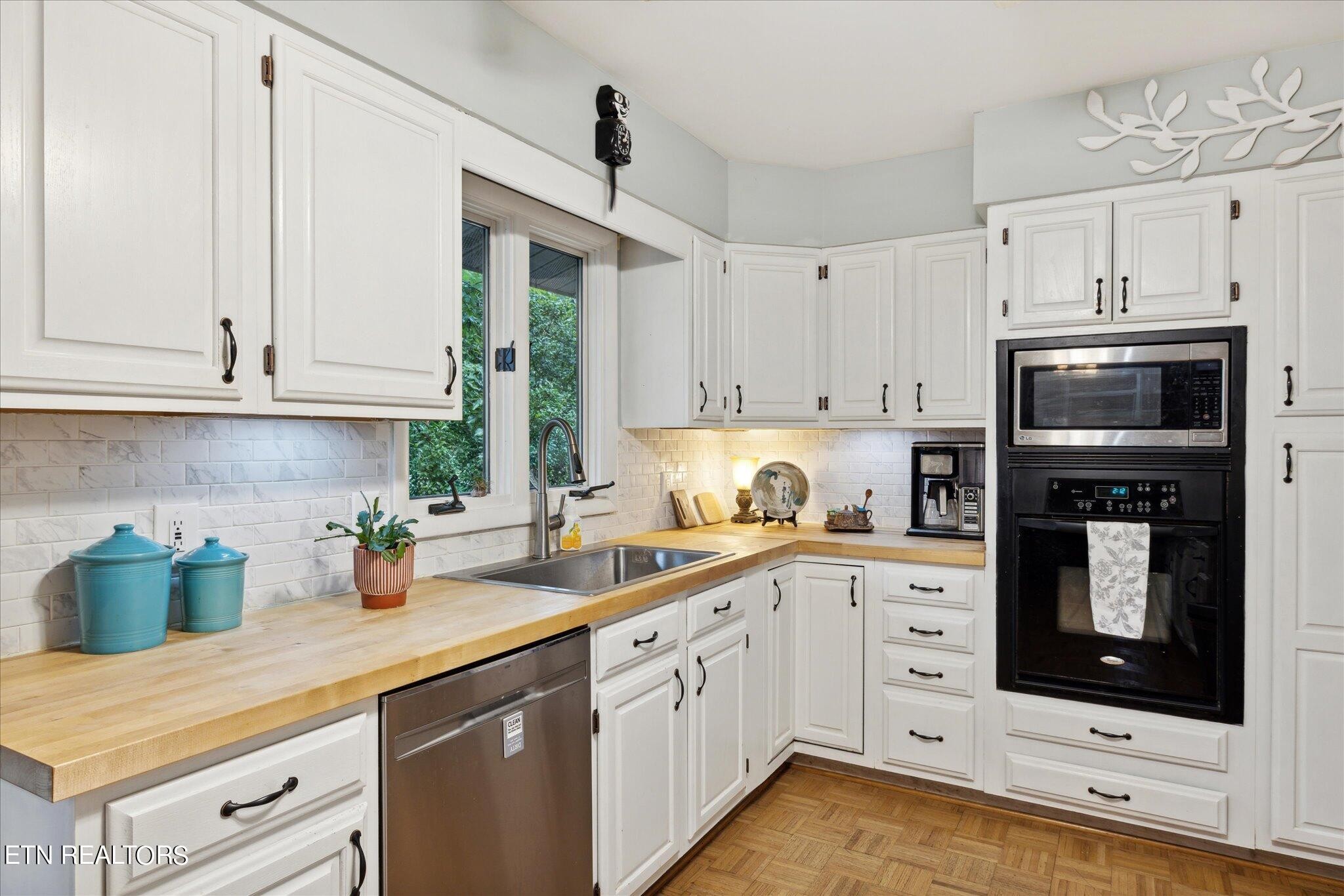 450 Kelly Hills Road Sevierville, TN 37876 - Photo 14 of 37 Gallery Image 14
