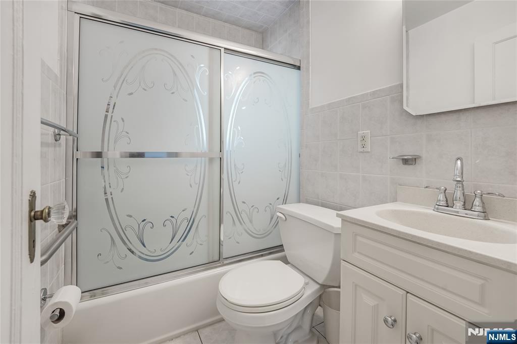 170 West Spring Valley Avenue Maywood, NJ 07607 - Photo 13 of 24