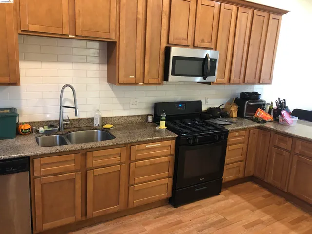 $950 | 3433 Haven Downstairs, Unit DOWNSTAIRS #2, Oakland, CA 94608