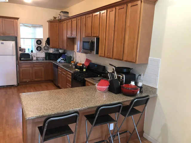 $950 | 3433 Haven Downstairs, Unit DOWNSTAIRS #2, Oakland, CA 94608