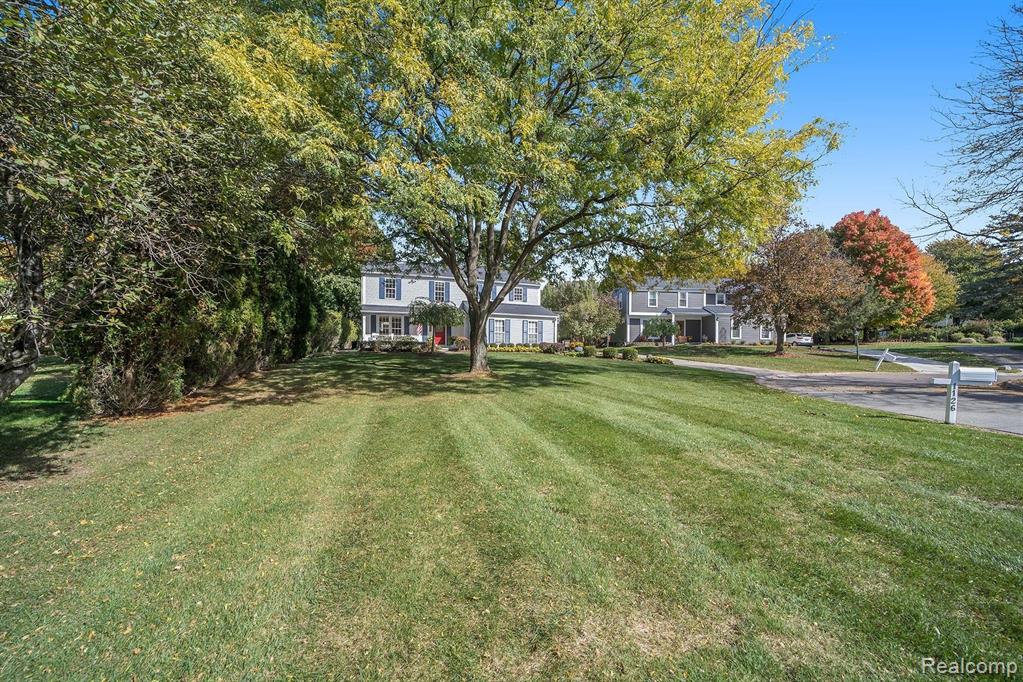1126 Barneswood Lane Rochester Hills, MI 48306 - Photo 2 of 44