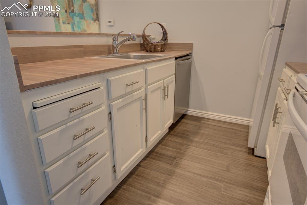 4509 North Carefree Circle Colorado Springs, CO 80917 - Photo 11 of 32