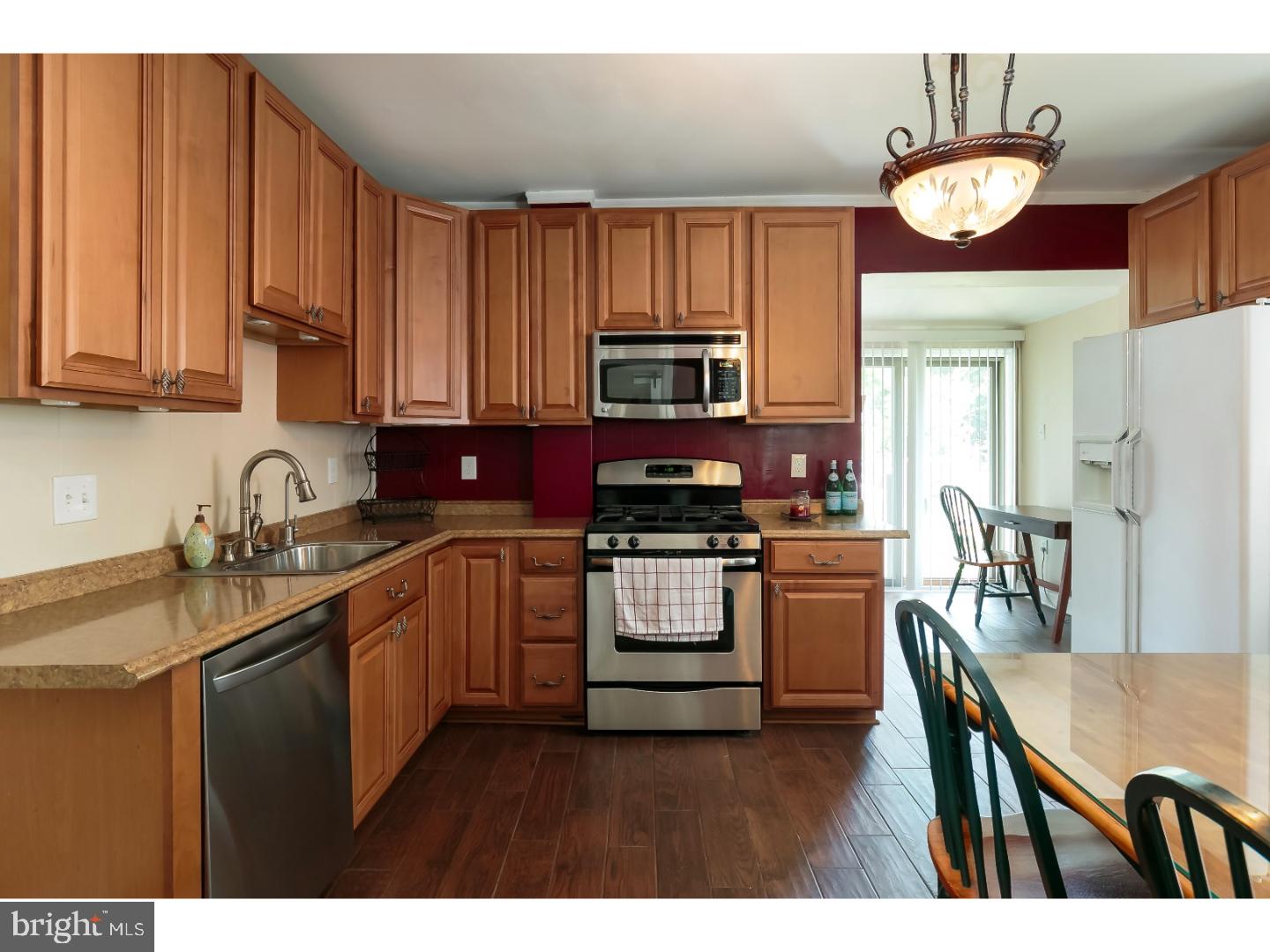 307 Heulings Avenue Riverside, NJ 08075 - Photo 3 of 21