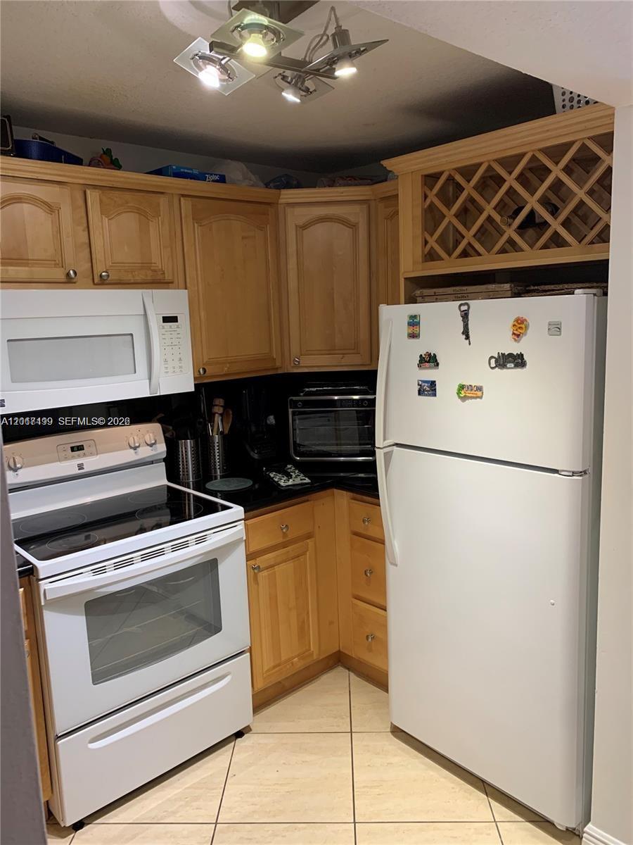 210 Southwest 11th Street, Unit 204 Miami, FL 33130 - Photo 4 of 13