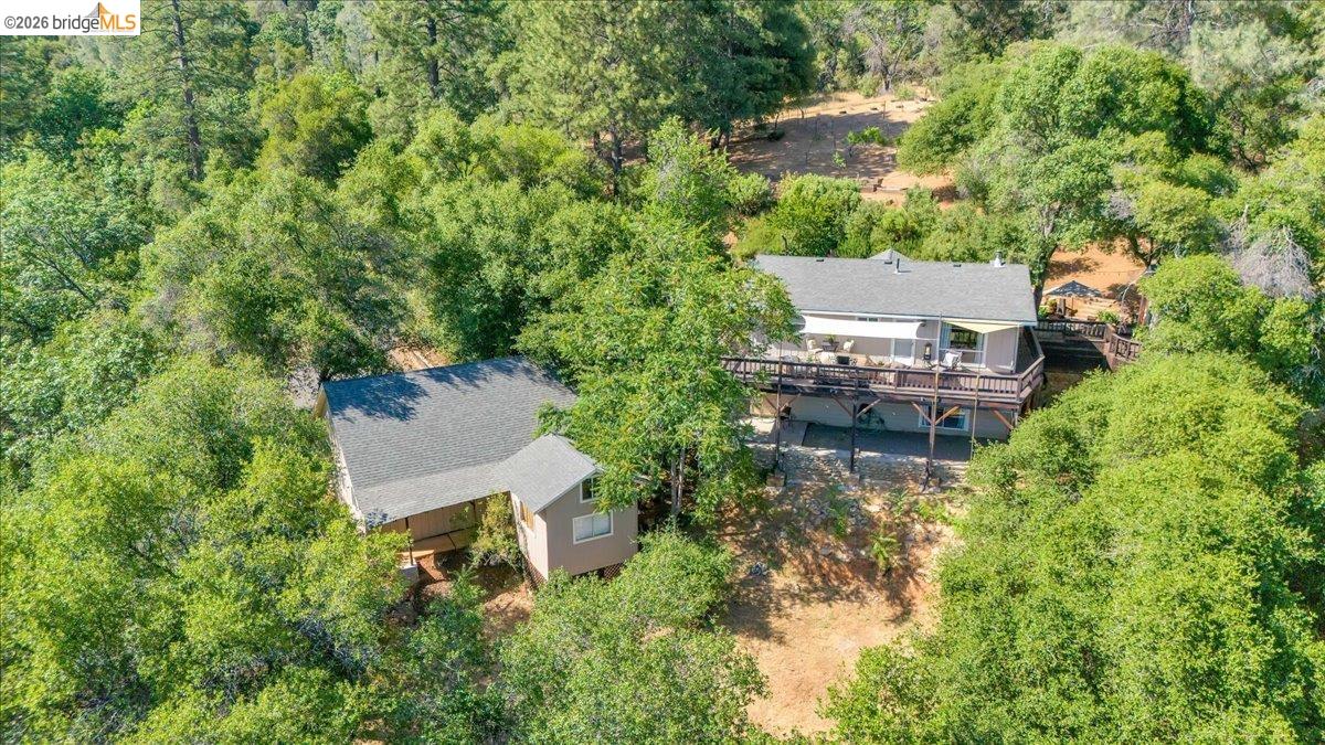 18475 Hershey Road East Tuolumne, CA 95379 - Photo 34 of 38 an aerial view of a house with a yard