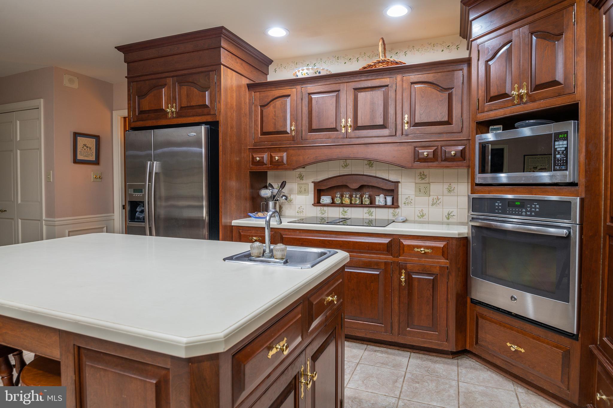 412 Arrowhead Trail Reading, PA 19608 - Photo 20 of 63 Stainless Steel Appliances