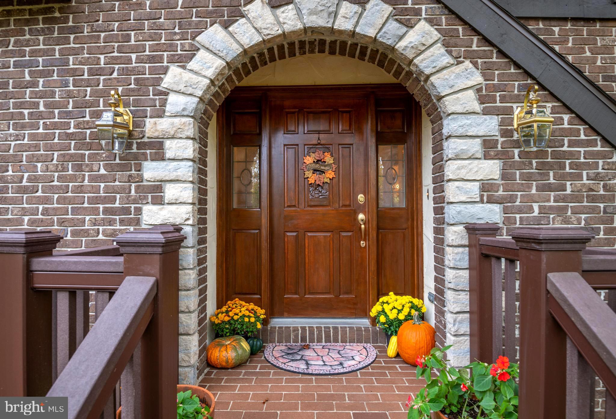 412 Arrowhead Trail Reading, PA 19608 - Photo 5 of 63 Arched Entry