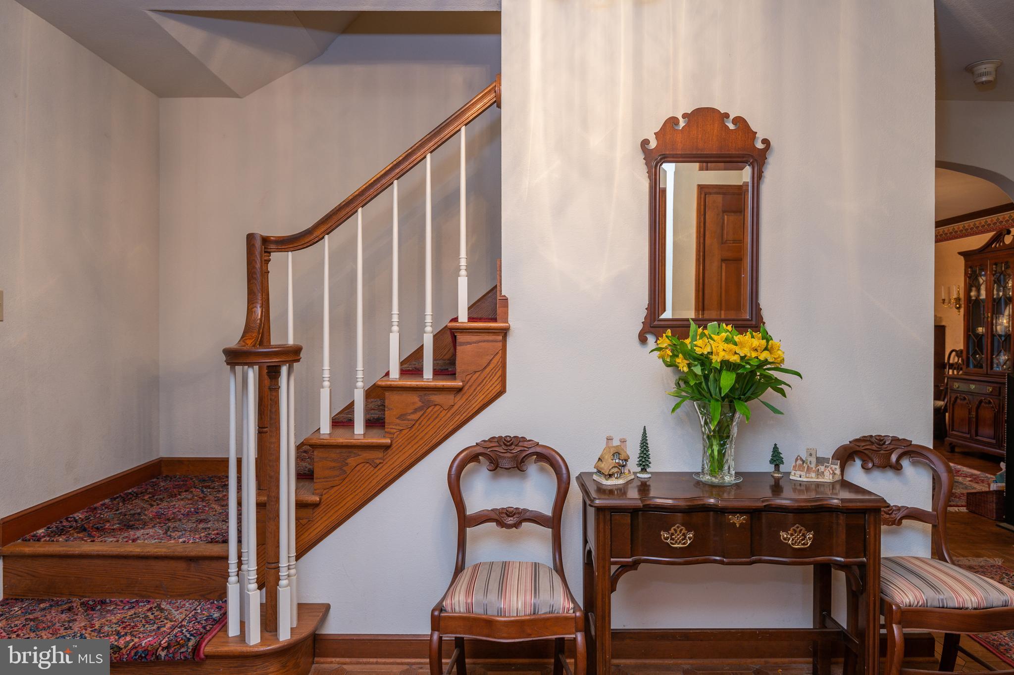 412 Arrowhead Trail Reading, PA 19608 - Photo 6 of 63 Oak Staircase