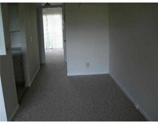 91 Brighton C, Unit 91 Boca Raton, FL 33434 - Photo 3 of 6