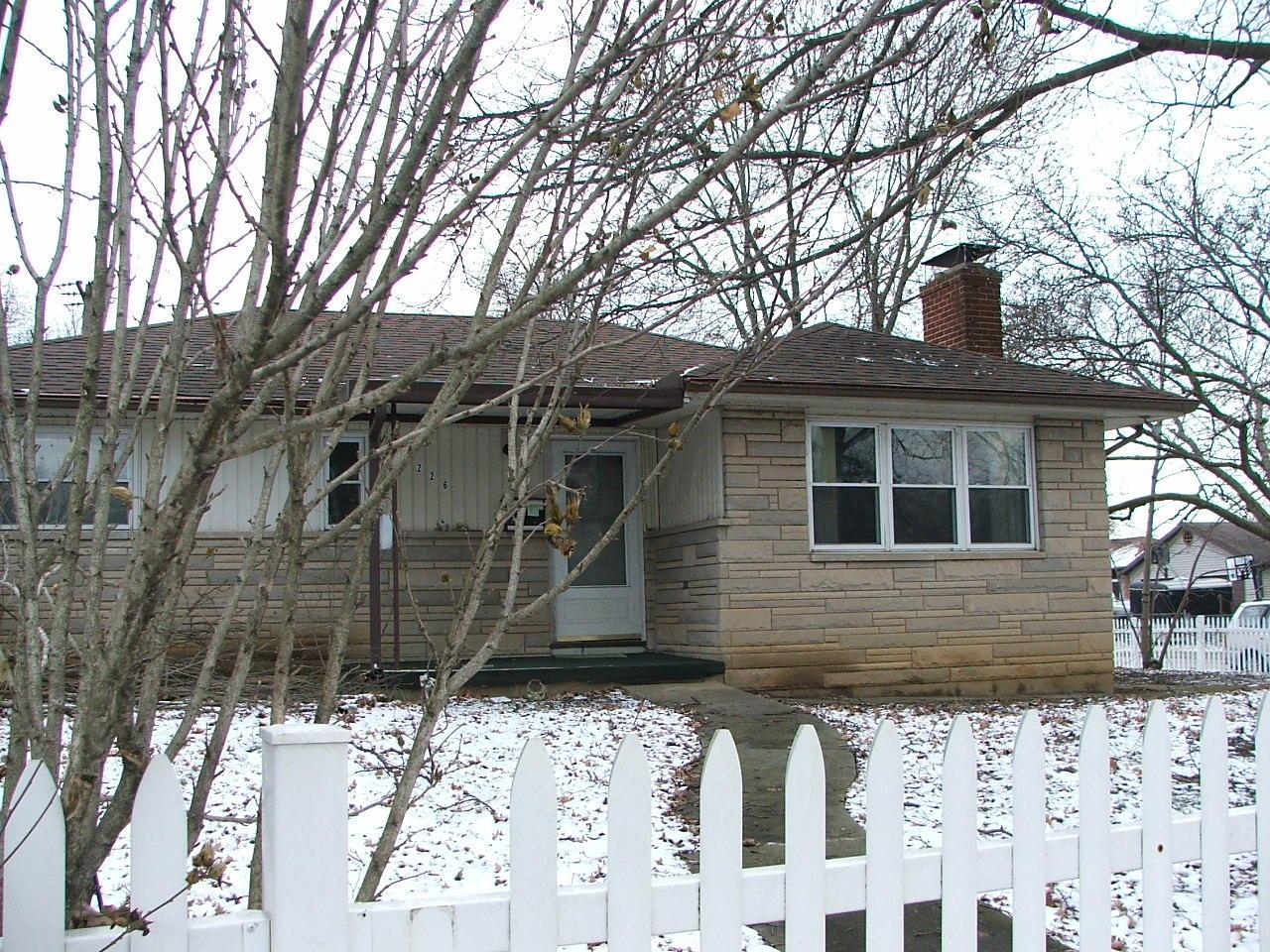 226 Oxley Road Columbus, OH 43228 - Photo 3 of 18 Gallery Image 3