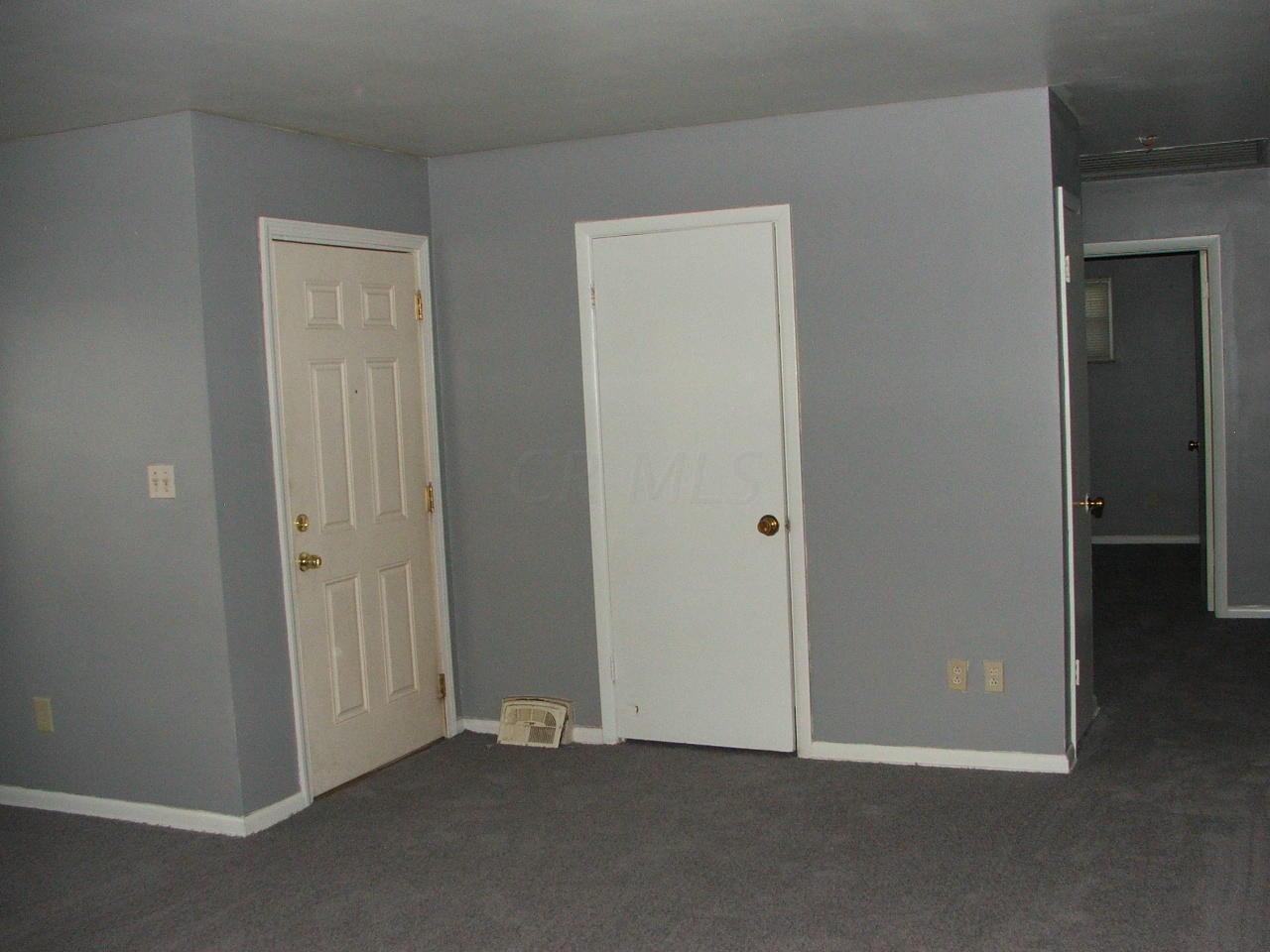 226 Oxley Road Columbus, OH 43228 - Photo 6 of 18 Gallery Image 6