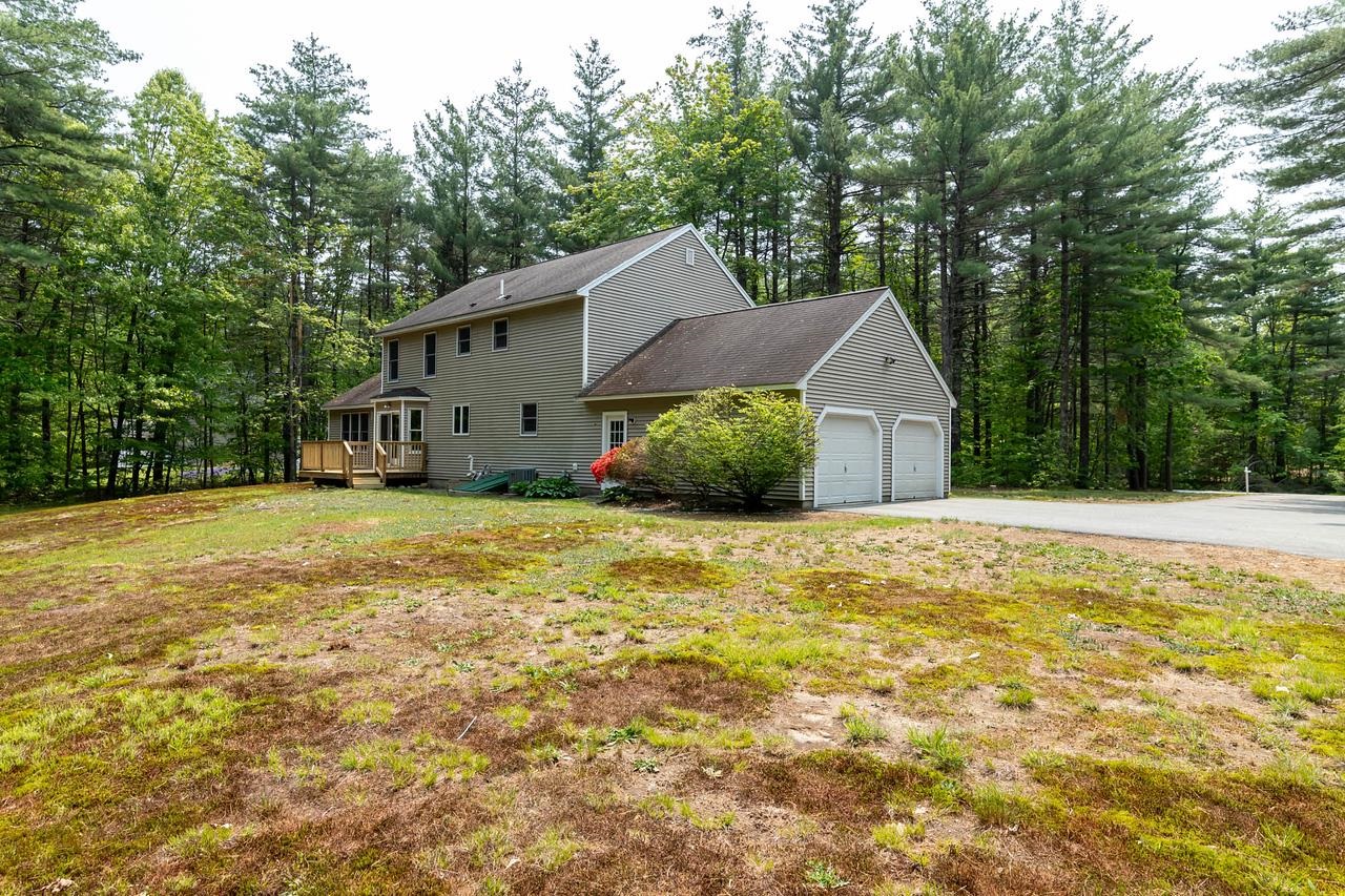 4 Randi Lane Brookline, NH 03033 - Photo 3 of 39