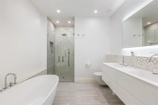 $7,900,000 | 2021 20th Street West, Boca Grande, FL 33921