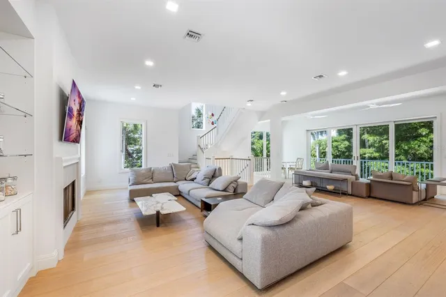 $7,900,000 | 2021 20th Street West, Boca Grande, FL 33921