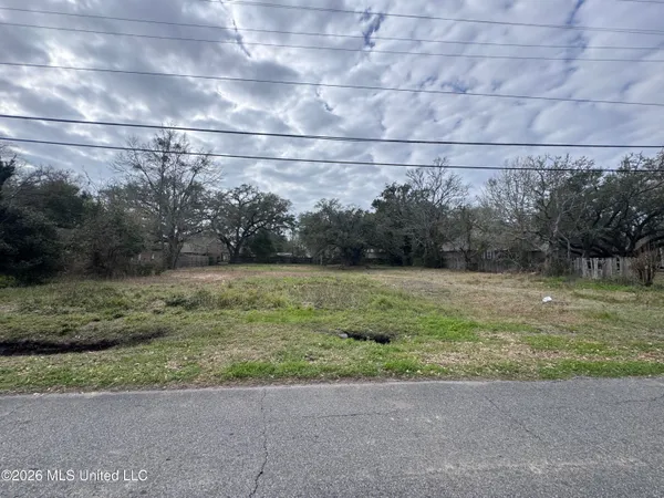 $35,000 | 1027 22nd Street, Pascagoula, MS 39581