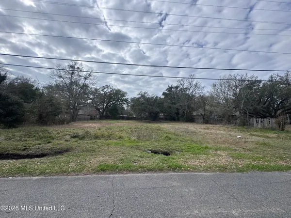 $35,000 | 1027 22nd Street, Pascagoula, MS 39581