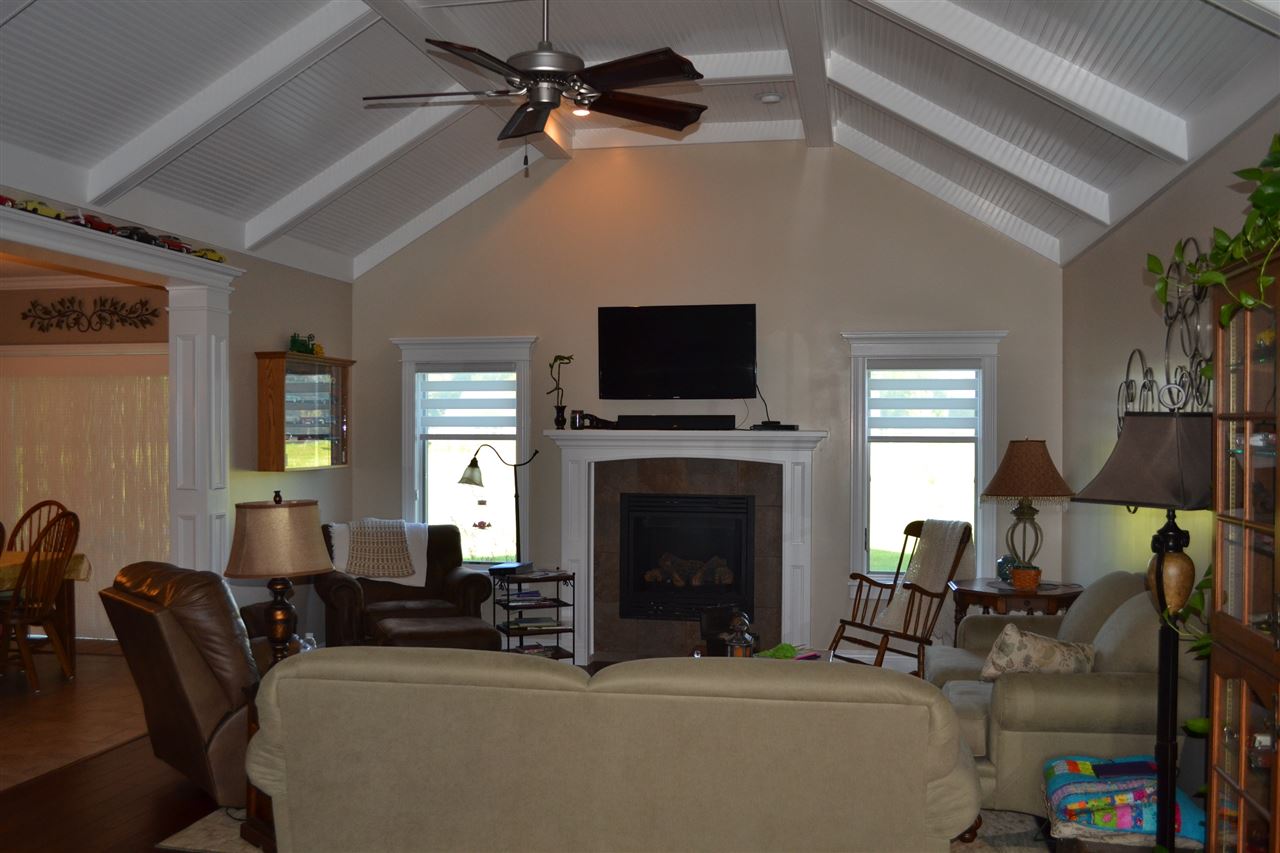 17952 Amstutz Road Leo, IN 46765 - Photo 7 of 15 Gallery Image 7