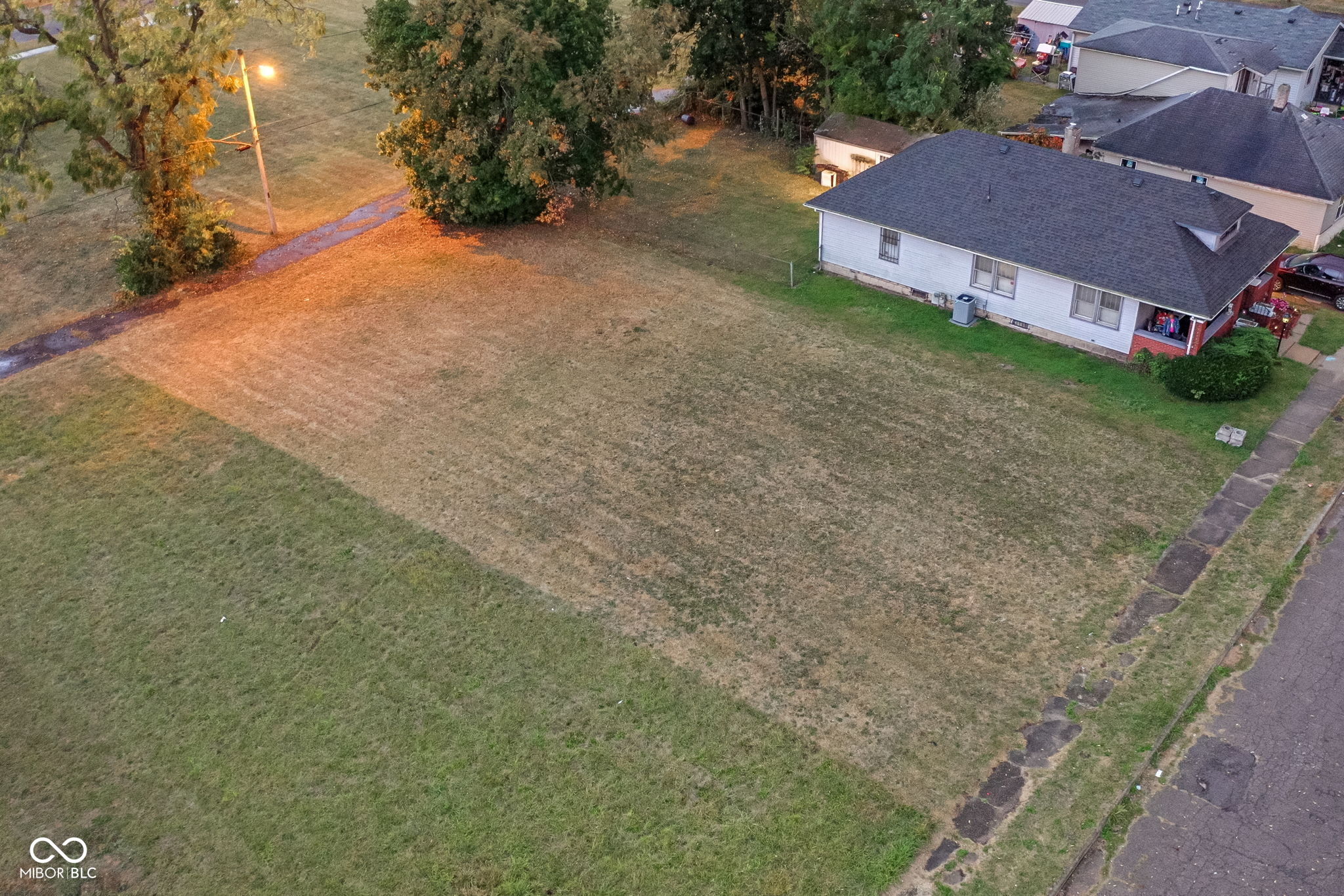 2114 Locust Street Anderson, IN 46016 - Photo 1 of 5 Gallery Image 1