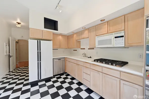 $2,500,000 | 72 Castro Street, San Francisco, CA 94114
